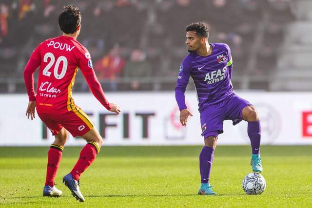 里尔客场2-0完胜昂热 吉鲁与蒂亚戈各建一功